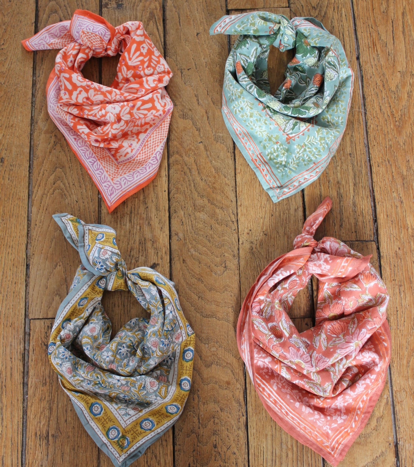 Petit foulard Victoire 65x65