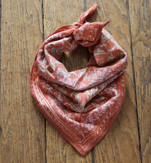 Petit foulard Victoire 65x65